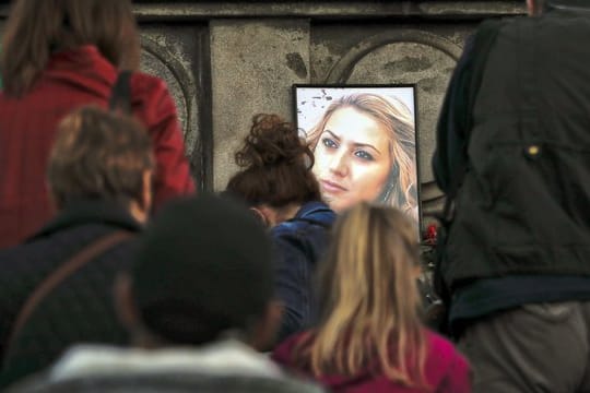 Mahnwache für die getötete Fernsehreporterin Wiktorija Marinowa.
