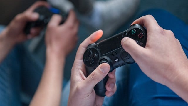 Playstation-Gamer müssen Fortnite-Battles nicht länger unter sich austragen.