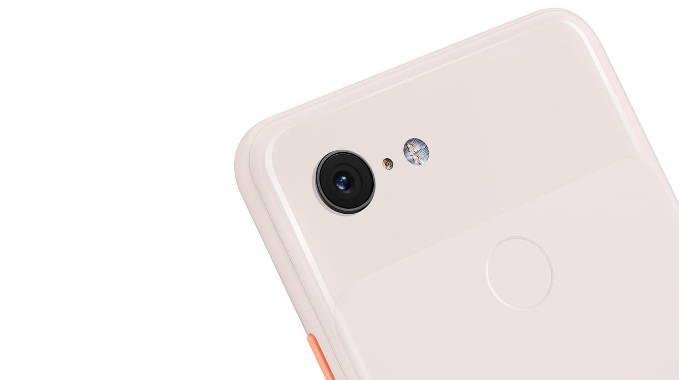 Google Pixel 3: Neben Schwarz und Weiß gibt es die Pixel-Smartphones nun auch im hellen, fast hautfarbenen Ton. Google nennt das "Not Pink".