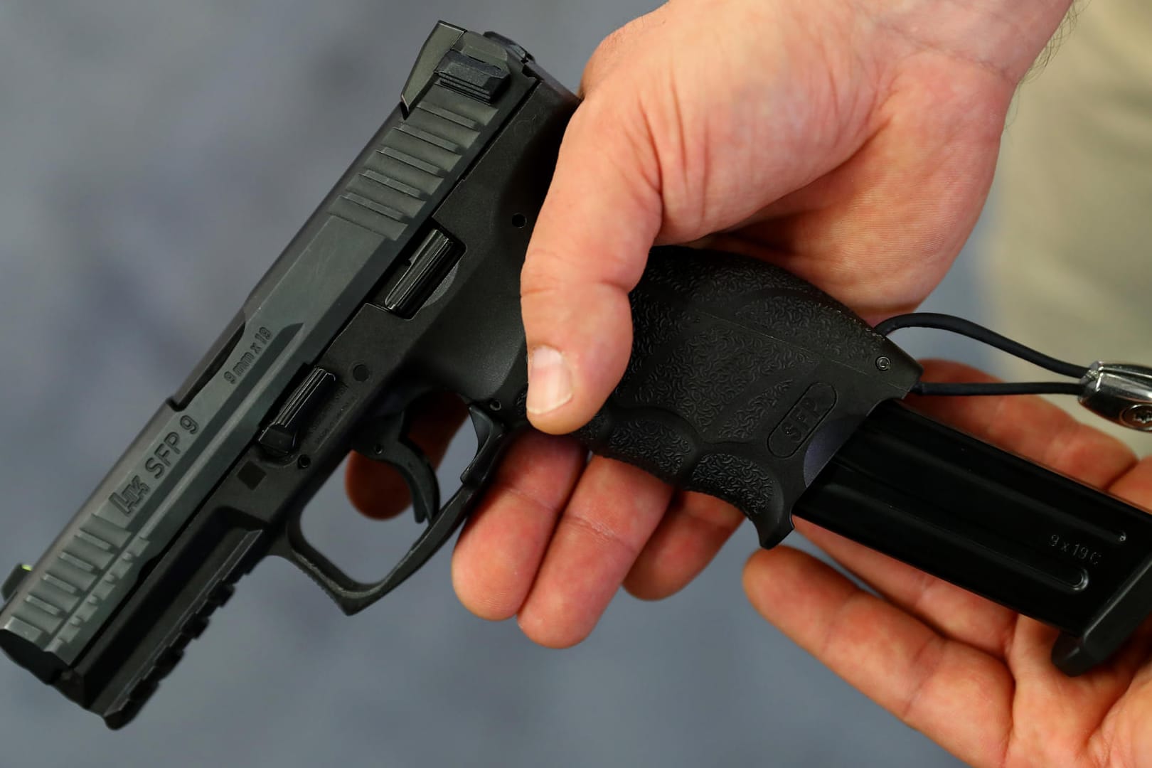 Die Pistole SFP9 von Heckler & Koch: Die Probleme der Berliner Polizei mit ihren neuen Dienstwaffen reißen nicht ab.