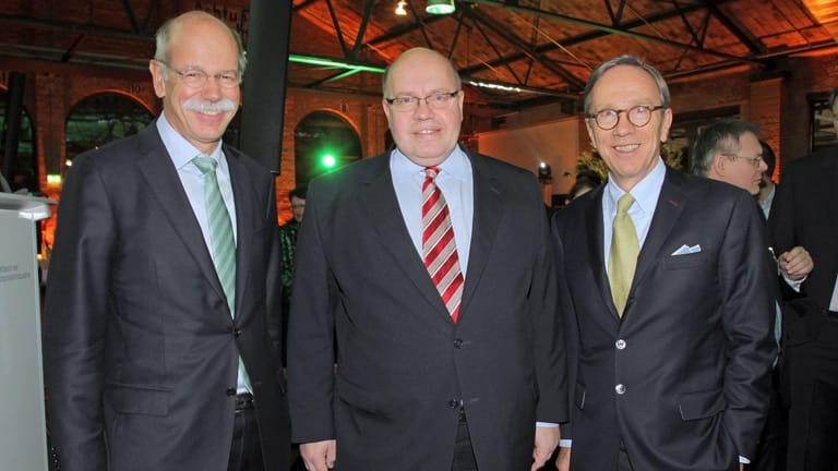Daimler-Chef, Spitzenpolitiker und Lobbyist: Dieter Zetsche, Peter Altmaier und Matthias Wissmann beim Neujahrsempfang des Verband der Deutschen Automobilindustrie.