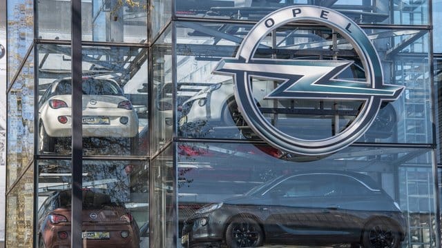 Opel will bis 2024 jedes Modell auch in einer elektrifizierten Variante herstellen.