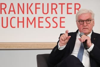 Bundespräsident Frank-Walter Steinmeier bei seinem Besuch auf der Frankfurter Buchmesse.