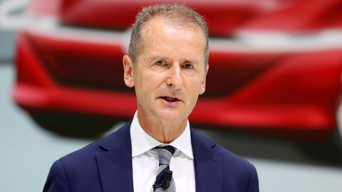 VW-Chef Diess: Sein Konzern, der millionenfach illegale Software einsetzte, stört sich an neuen Klimazielen für Autobauer.