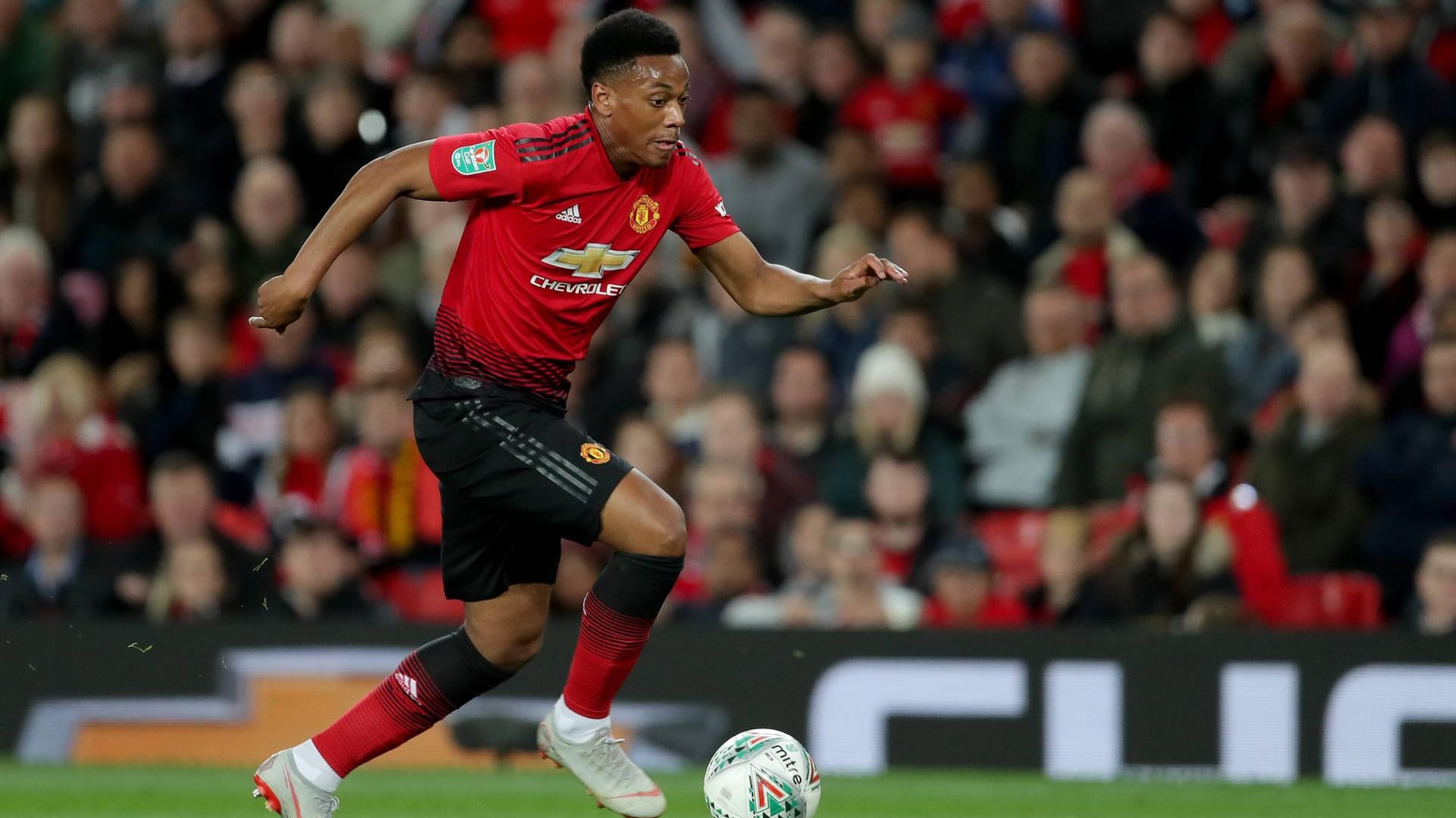 Stark am Ball. Anthony Martial im Trikot von Manchester United.