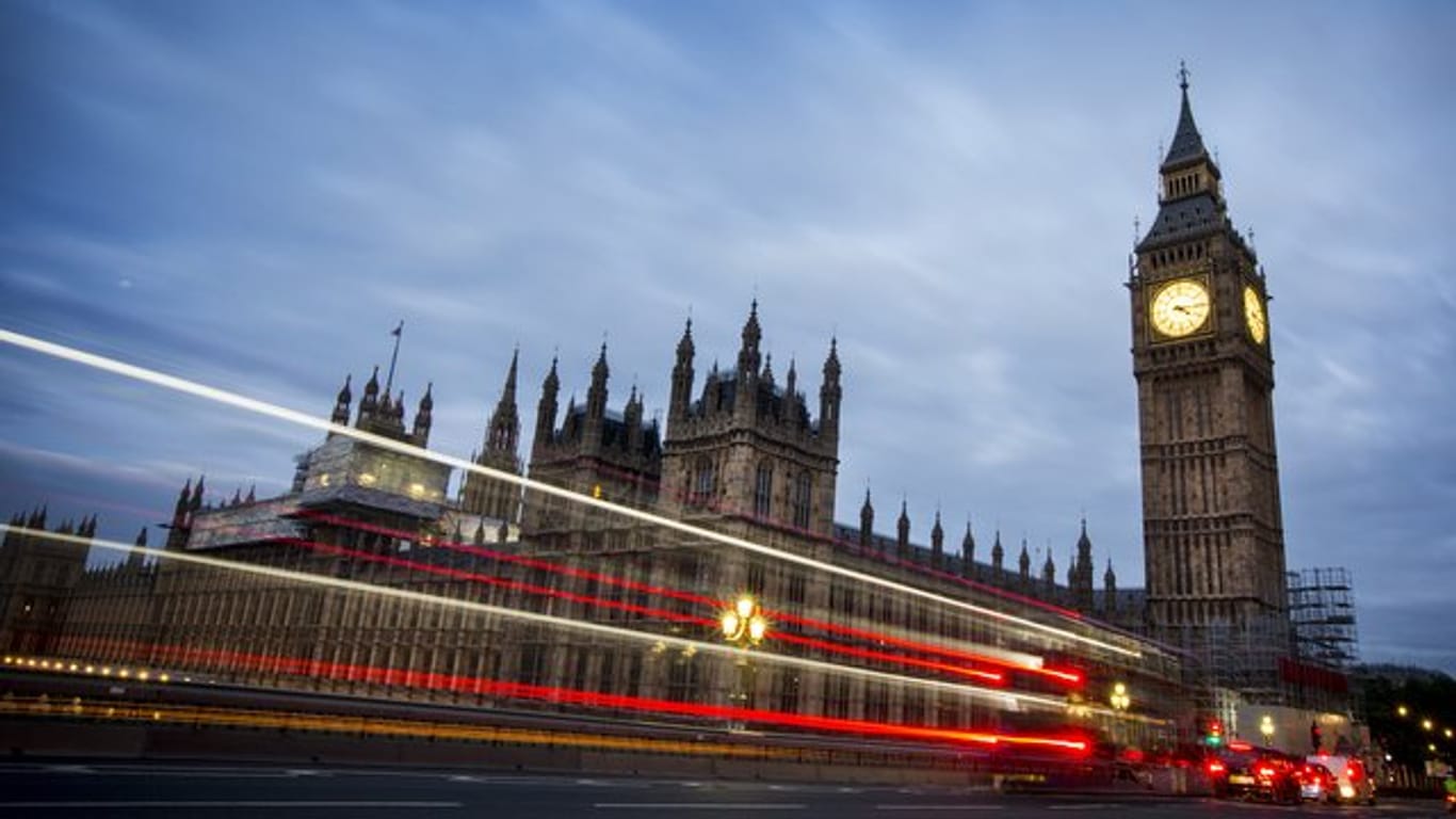 Blick auf den Westminster-Palast, dem Sitz des britischen Parlaments.