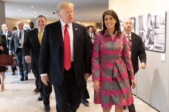 US-Präsident Donald Trump und UN-Botschafterin Nikki Haley: Haley möchte nach ihrem Rücktritt offenbar in die Privatwirtschaft wechseln.