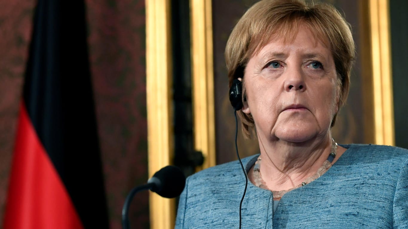 Kanzlerin Angela Merkel bei Gesprächen in den Niederlanden: Merkel zeigte sich angesichts der Fortschritte bei der Brexit-Verhandlungen vorsichtig optimistisch.