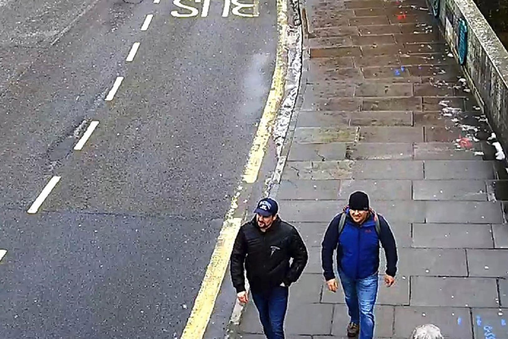 CCTV-Aufnahmen der zwei Verdächtigen im Fall Skripal in London: Sergej Skripal soll bereits Jahre vor dem Giftanschlag auf ihn beschattet worden sein.