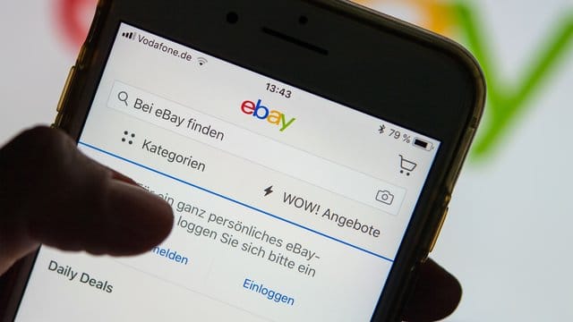 Mehrere tausend Euro verlangen Händler auf der Verkaufsplattform ebay für sogenannte VIP-Rufnummern. Mehrere tausend Euro verlangen Händler auf der Verkaufsplattform ebay für sogenannte VIP-Rufnummern.