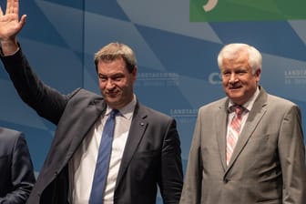 Söder und Seehofer bei einer CSU-Wahlkampfveranstaltung: Wer ist nach der Wahl noch im Amt?