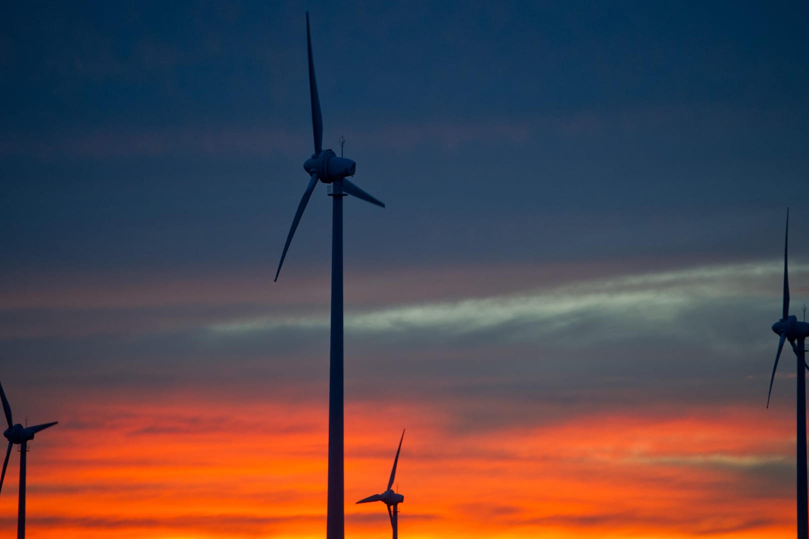 Windräder: Die Ökostrom-Umlage wird voraussichtlich etwas sinken.