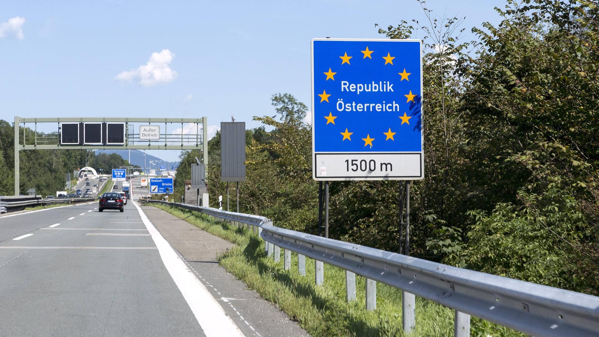 Grenze zu Österreich: Einige EU-Staaten kontrollieren Grenzen aufgrund des erhöhten Flüchtlingsaufkommen. Grenze zu Österreich: Einige EU-Staaten kontrollieren Grenzen aufgrund des erhöhten Flüchtlingsaufkommen.