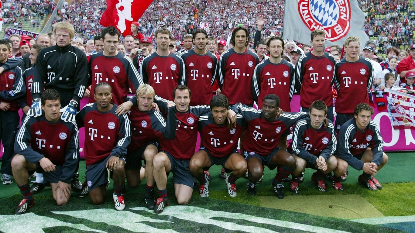 Michael Tarnat (2. v. r. o.) und der heutige Bayern-Trainer Niko Kovac (l. daneben) holten mit den Münchenern 2003 gemeinsam die Deutsche Meisterschaft.