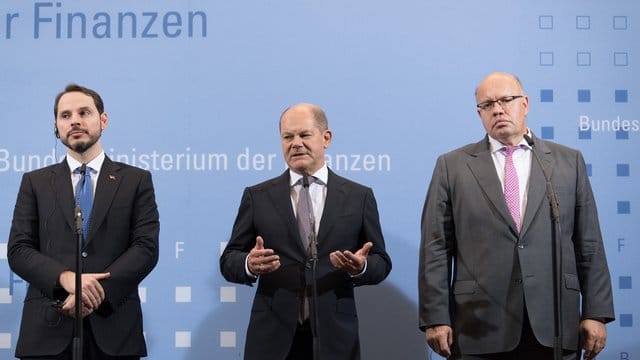 Finanzminister Olaf Scholz (l) erteilt den Plänenvon Wirtschaftsminister Peter Altmaier eine Absage. Finanzminister Olaf Scholz (l) erteilt den Plänenvon Wirtschaftsminister Peter Altmaier eine Absage.