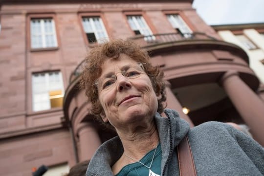 Die Ärztin Kristina Hänel hatte Rechtsmittel eingelegt, nachdem sie vom Geießener Amtsgericht wegen verbotener Werbung für Schwangerschaftsabbrüche zu 6000 Euro Strafe verurteilt worden war.