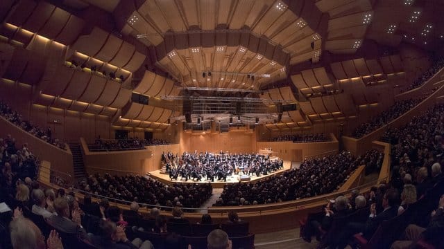 Die Münchner Philharmoniker spielen unter der Leitung von Waleri Gergijew in Münchens Philharmonie im Gasteig. Die Münchner Philharmoniker spielen unter der Leitung von Waleri Gergijew in Münchens Philharmonie im Gasteig.