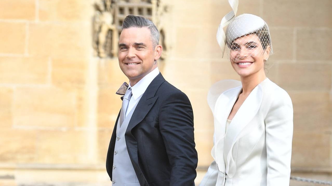 Robbie Williams und Ayda Field: Gut gelaunt zur royalen Hochzeit.