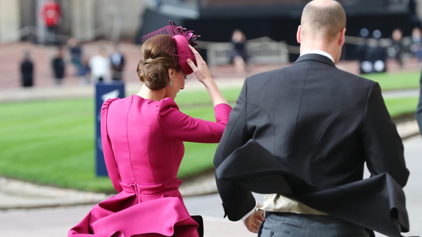 Sie nahmen einen Seiteneingang: Herzogin Kate und Prinz William.
