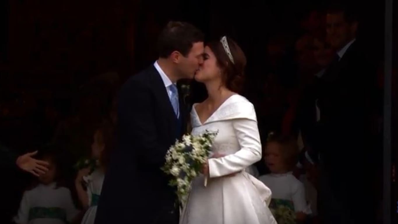Jack und Eugenie: Der erste Kuss als Ehepaar.
