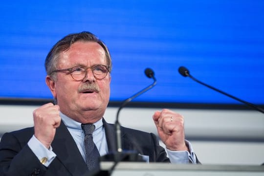 Frank Ulrich Montgomery, Präsident der Bundesärztekammer, spricht beim Ärztetag.