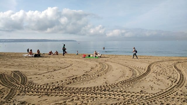 Der Playa de Palma: Viele Feriengäste in den mallorquinischen Tourismushochburgen hatten von der Flutkatastrophe zunächst gar nichts mitbekommen.