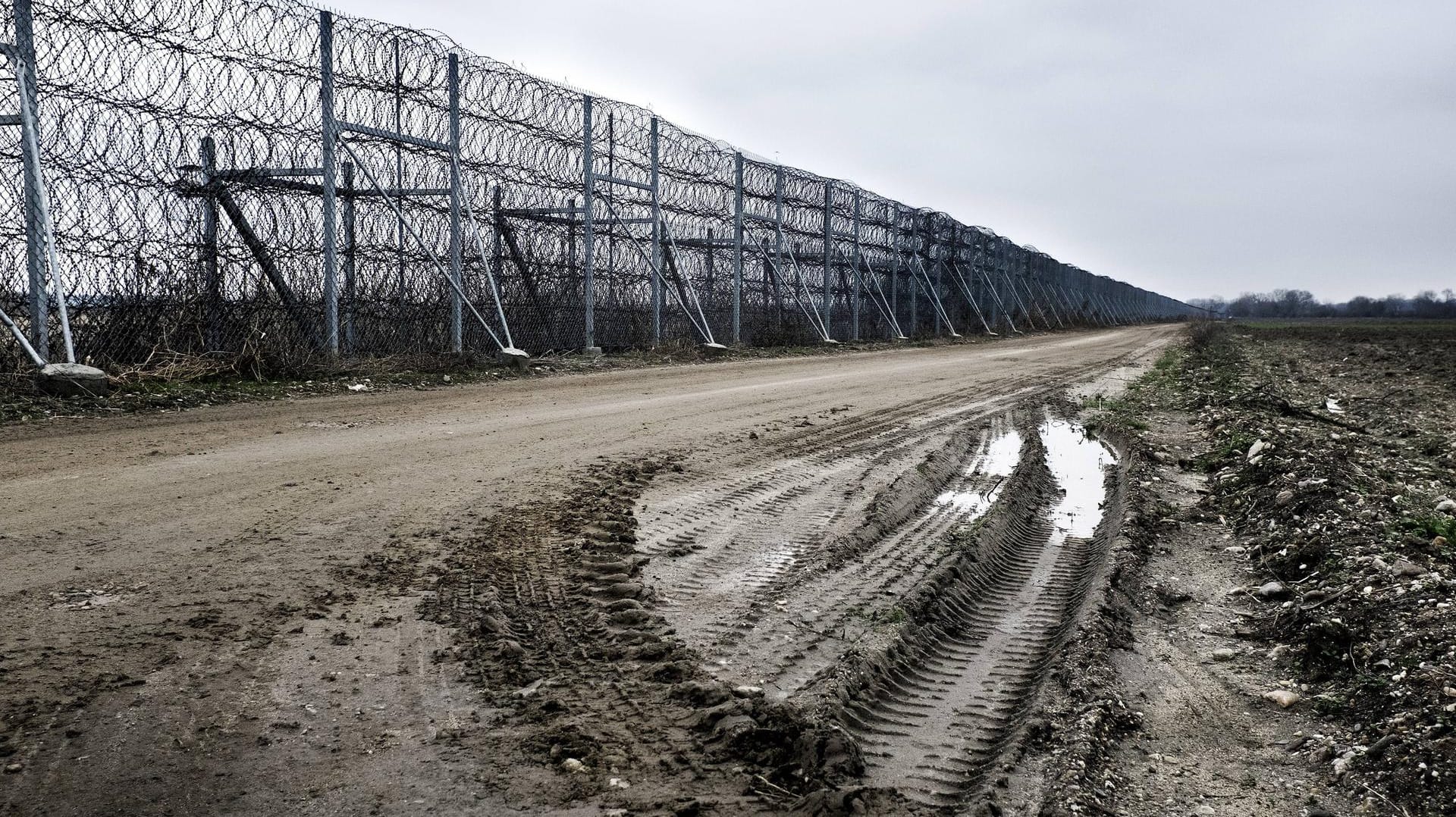 Ein Zaun an der türkisch-griechischen Grenze: Noch sind nicht alle Gebiete in der Region für Migranten abgesperrt. (Archivbild) Ein Zaun an der türkisch-griechischen Grenze: Noch sind nicht alle Gebiete in der Region für Migranten abgesperrt. (Archivbild)