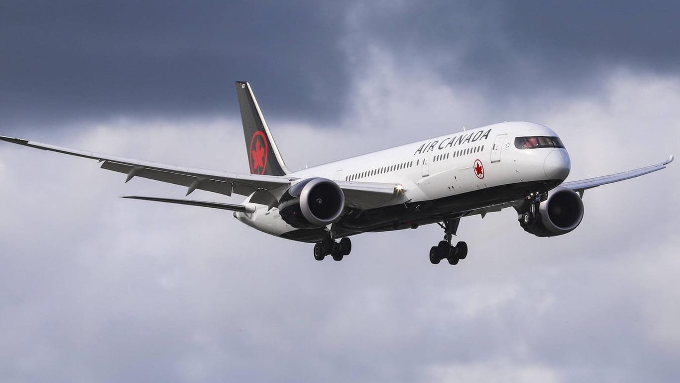 Eine Maschine von Air Canada: An Bord des beinahe verunglückten Fliegers waren 140 Menschen. (Archivbild)