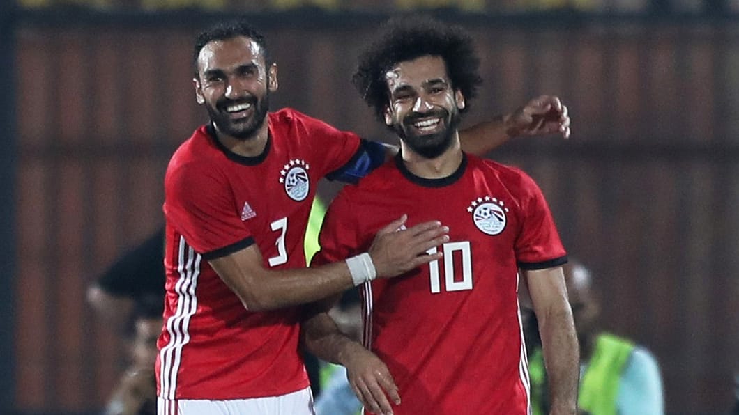 Verwandelte eine Ecke direkt: Mohamed Salah (r.).
