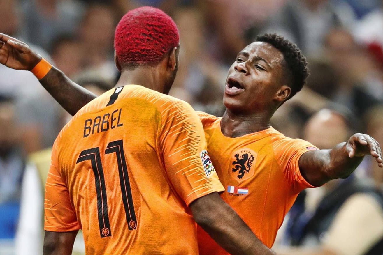 Torgefährlich: Ryan Babel (l.) und Quincy Promes jubeln über ein Tor gegen Frankreich.