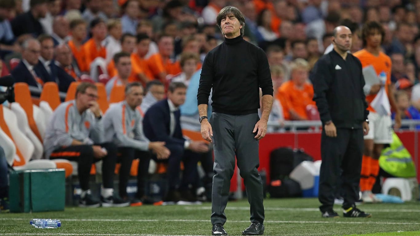 Bundestrainer Joachim Löw war während der Partie in Amsterdam teilweise der Verzweiflung nahe.