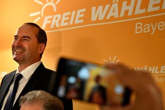 Ihm lacht die Sonne: Freie-Wähler-Chef Hubert Aiwanger.