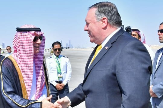 Der saudische Außenminister Adel al-Dschubair empfängt Mike Pompeo, Außenminister der USA, in Riad.