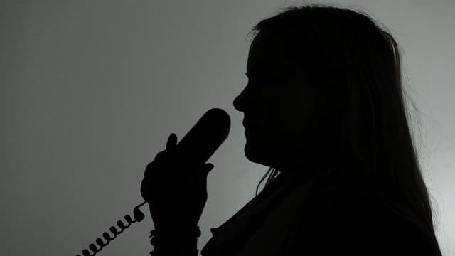 Ein angeblicher Mitarbeiter eines Technologie-Konzerns versucht, an sensible Nutzerdaten zu kommen. Ein angeblicher Mitarbeiter eines Technologie-Konzerns versucht, an sensible Nutzerdaten zu kommen.