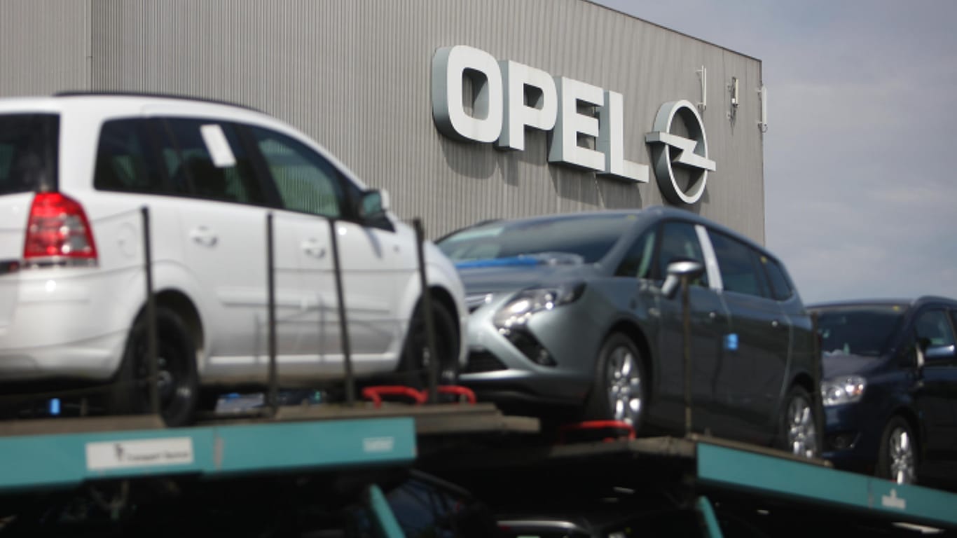 Verladung von Opel-Autos: Auch der Autobauer mit dem Blitz hat jetzt seinen Dieselskandal.