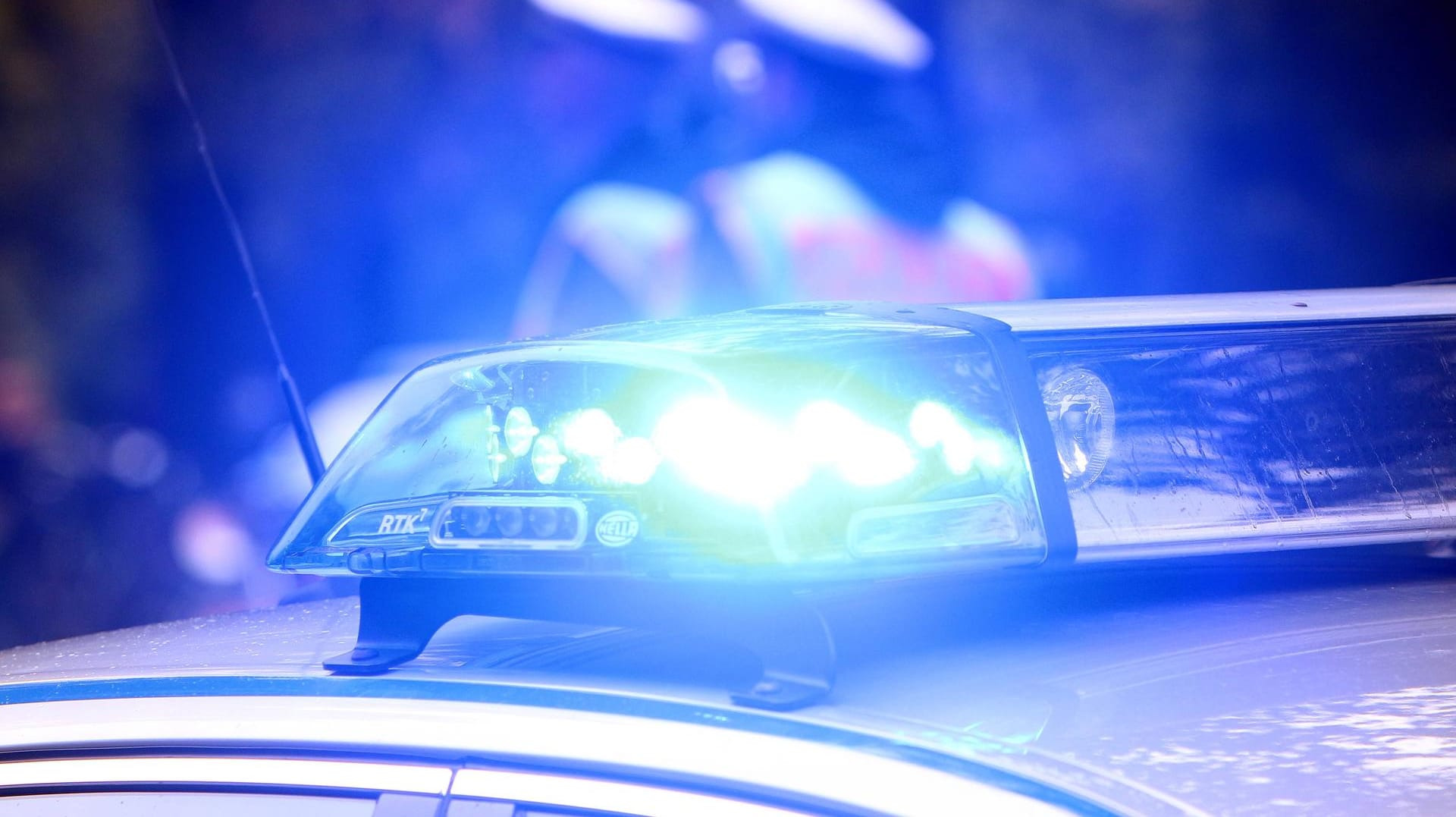 Polizei im Einsatz: Gegen den Mann wurden Ermittlungen wegen Widerstands gegen Vollstreckungsbeamte aufgenommen. Polizei im Einsatz: Gegen den Mann wurden Ermittlungen wegen Widerstands gegen Vollstreckungsbeamte aufgenommen.