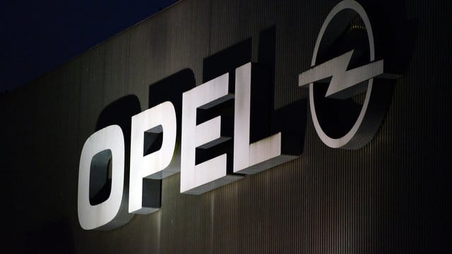 Drohender Opel-Rückruf: Weil der Hersteller eine angeordnete Servicemaßnahme mit Software-Updates verschleppt hat, will das KBA die Rüsselsheimer nun zum Rückruf von 100.000 Diesel-Fahrzeugen verpflichten.