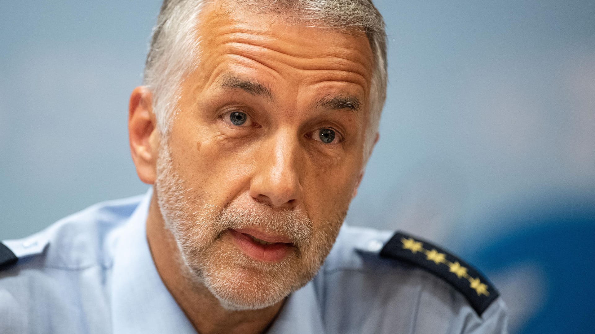 Klaus Rüschenschmidt, Einsatzleiter der Polizei Köln: Die Geiselnahme im Hauptbahnhof könnte einen terrrristischen Hintergrund gehabt haben.