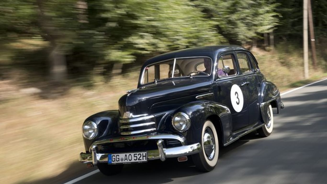 Straßenkreuzer auf großer Geburtstagsfahrt: Die Karriere des Opel Kapitän begann 1938.