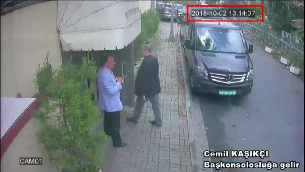 Die Aufnahme einer Überwachungskamera zeigt Chaschukdschi, wie er das Konsulat in Istanbul betritt: Saudi-Arabien soll nun angeblich planen, seinen gewaltsamen Tod einzuräumen. Die Aufnahme einer Überwachungskamera zeigt Chaschukdschi, wie er das Konsulat in Istanbul betritt: Saudi-Arabien soll nun angeblich planen, seinen gewaltsamen Tod einzuräumen.