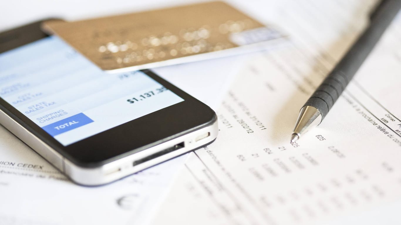 Bezahlung mit dem Smartphone: Online-Banking-Verfahren, in denen Apps genutzt werden, haben nur ein mittleres Sicherheitsniveau.