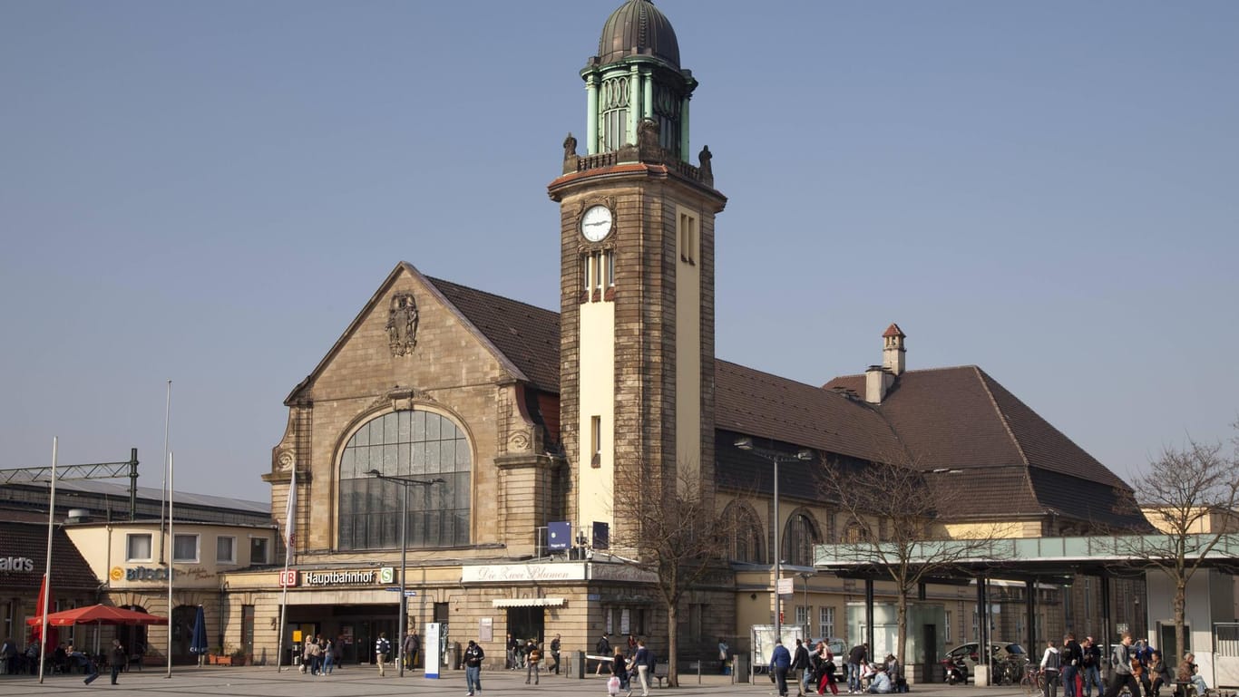 Pilotprojekt am Hauptbahnhof: Die Deutsche Bahn testet einen desinfizierenden Lack, um Oberflächen dauerhaft keimfrei zu halten.