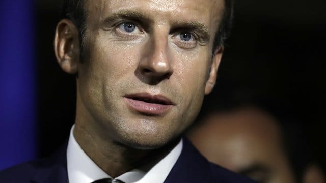 Gleich zwei Minister aus dem Kabinett des französischen Präsidenten Emmanuel Macron waren von ihren Ämtern zurückgetreten. Gleich zwei Minister aus dem Kabinett des französischen Präsidenten Emmanuel Macron waren von ihren Ämtern zurückgetreten.