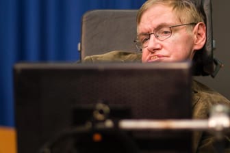 Der berühmte Physiker Stephen Hawking: Nach seinem Tod erscheint nun sein letztes Buch.