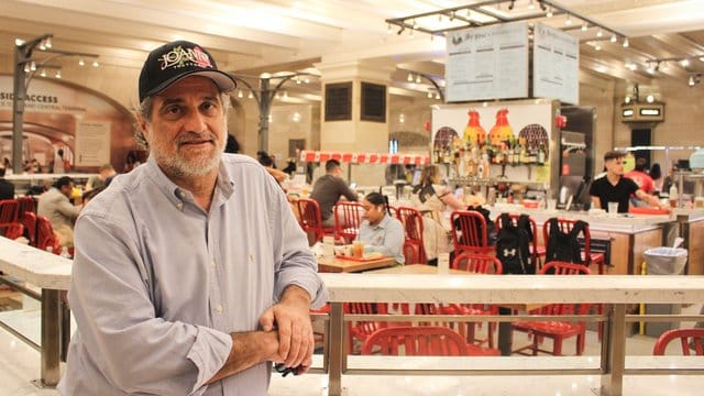 Joe Germanotta im Restaurant "Art Bird & Whiskey Bar" im Hauptbahnhof Grand Central.