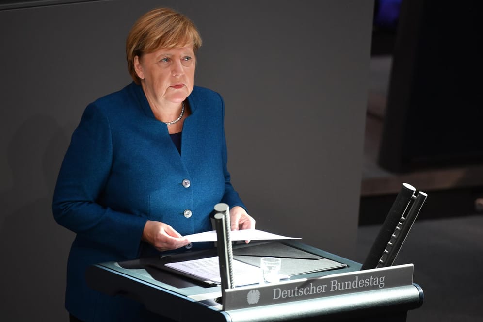 Angela Merkel im Bundestag: "Auch das ist wehrhafte Demokratie."