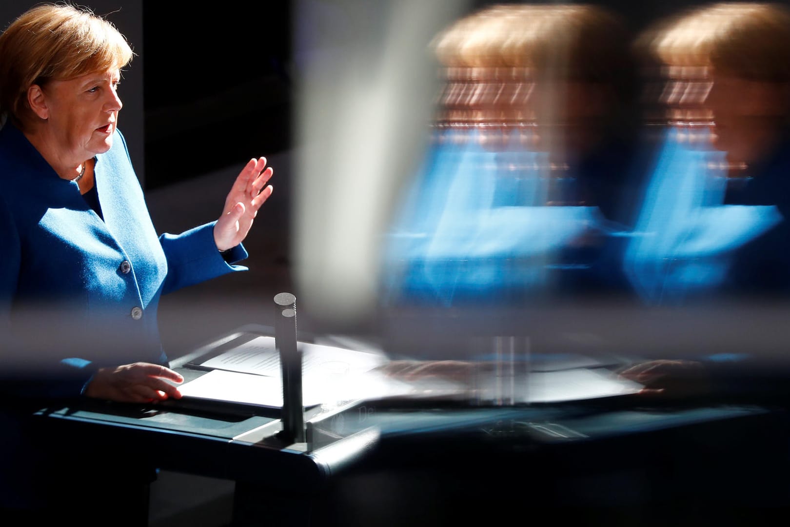 Angela Merkel redet im Bundestag: Krise? Welche Krise?
