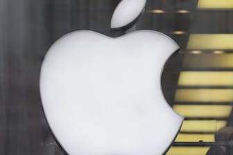 Apple betont schon seit einiger Zeit, dass der Konzern sein Geld vor allem mit dem Verkauf von Geräten verdient und nicht auf die Daten seiner Nutzer angewiesen ist.