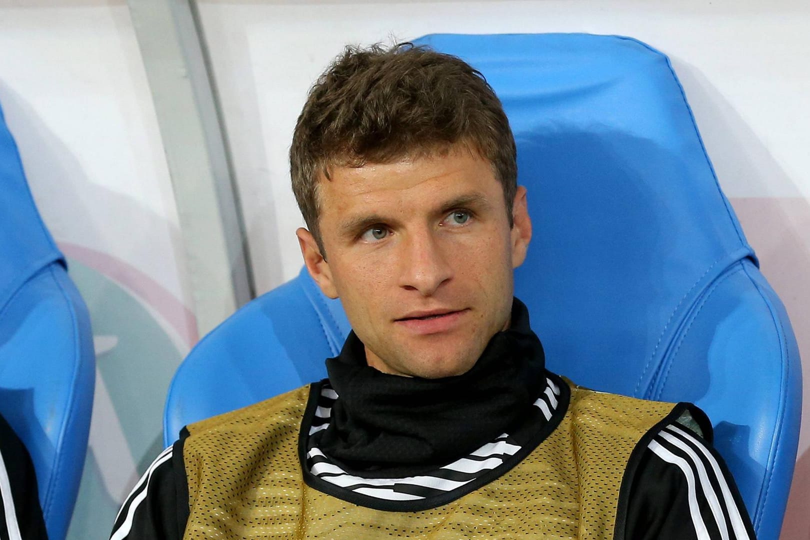 Ungewohnte Position: Thomas Müller saß gegen Frankreich lange auf der Bank.