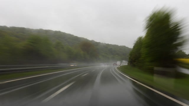Wer lange fährt, kennt das Gefühl schwindender Konzentration. Wer lange fährt, kennt das Gefühl schwindender Konzentration.